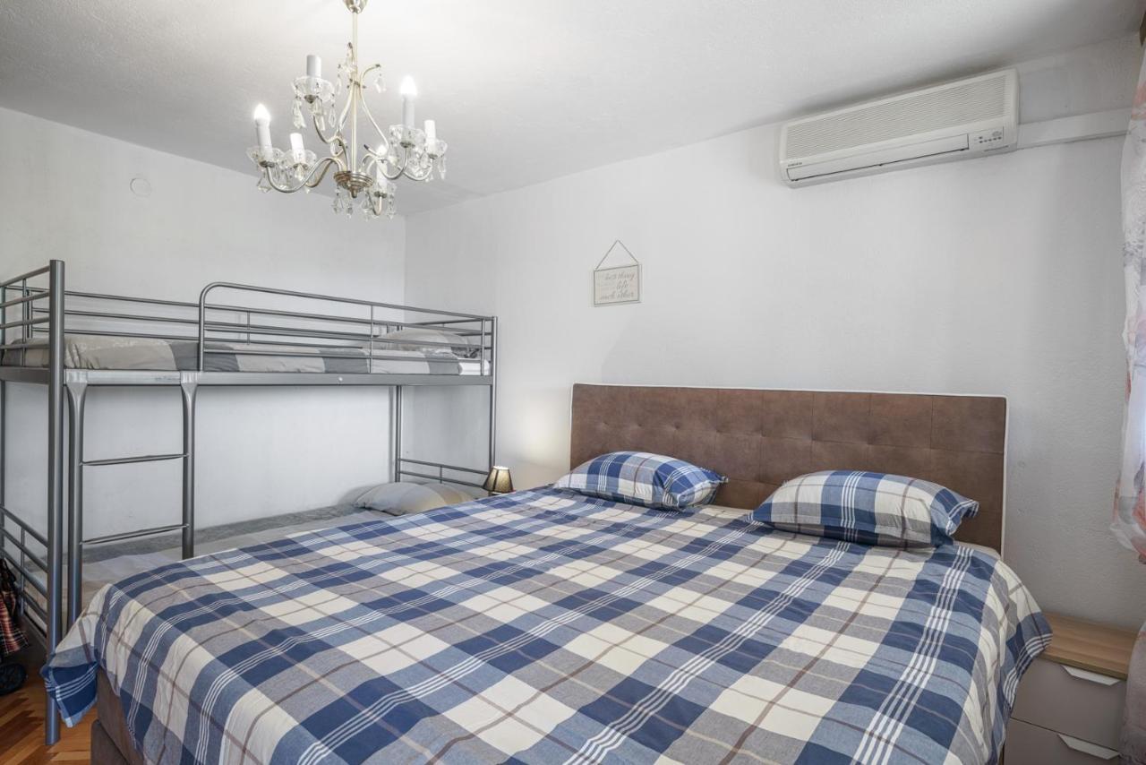 Apartments The Heart Of Croatia Pirovac Extérieur photo