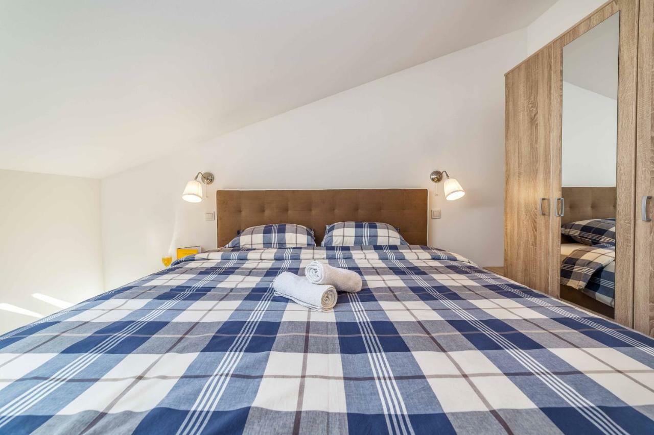 Apartments The Heart Of Croatia Pirovac Extérieur photo